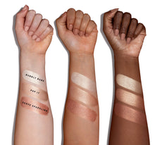 Load image into Gallery viewer, COCA-COLA X MORPHE GLOWING PLACES LOOSE HIGHLIGHTER - SERVE SPARKLING
