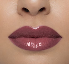 Load image into Gallery viewer, LIP GLOSS - SCENESTEALER
